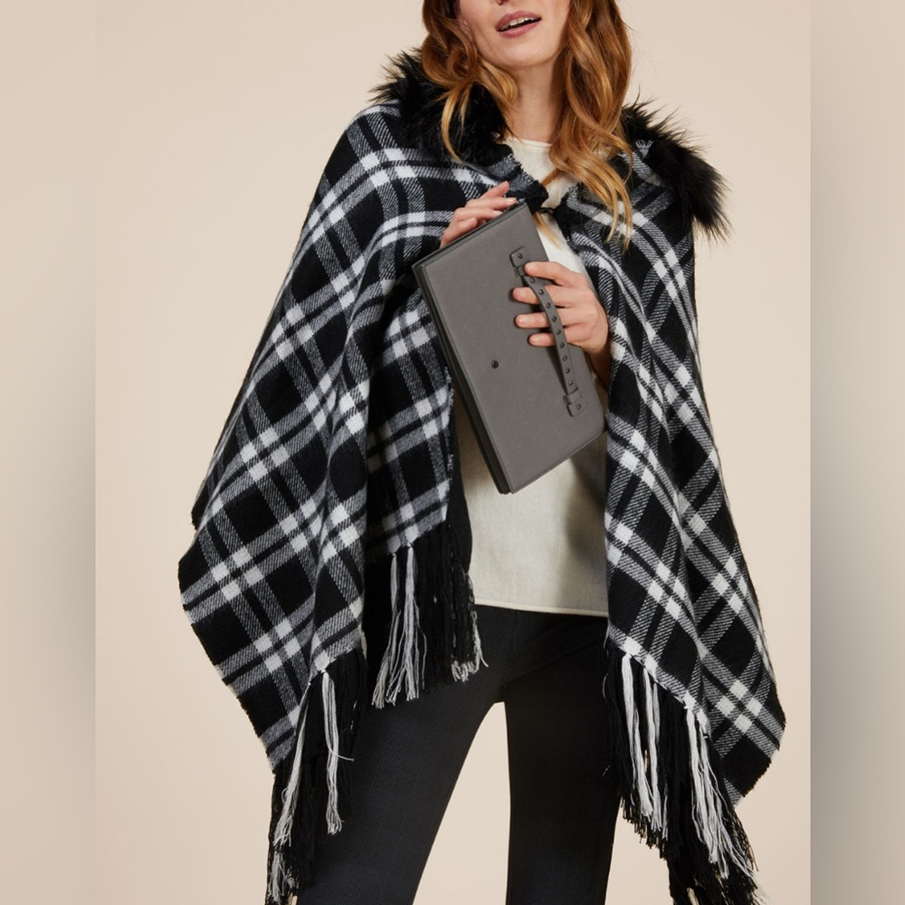 NEW J.CREW Cape With Black Faux Fur Collar Plaid Black/White ONE SIZE - Picture 11 of 11